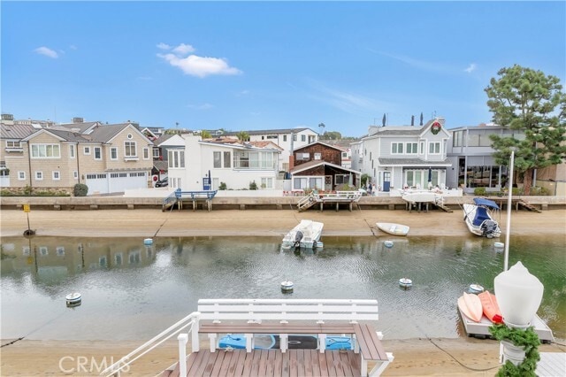 Building Photo - 325 Grand Canal