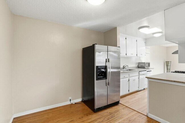 Building Photo - 1855 Forest Ct