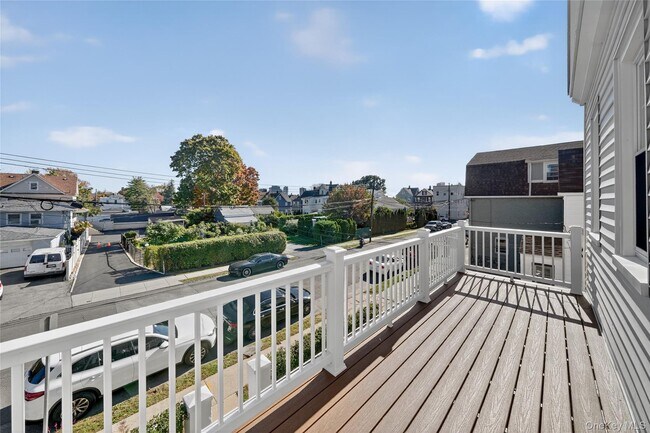 Building Photo - 44 Madeleine Ave