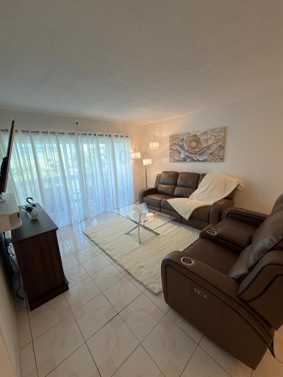 Building Photo - 450 Paradise Isle Blvd