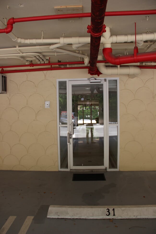 Building Photo - 1834 Brickell Ave