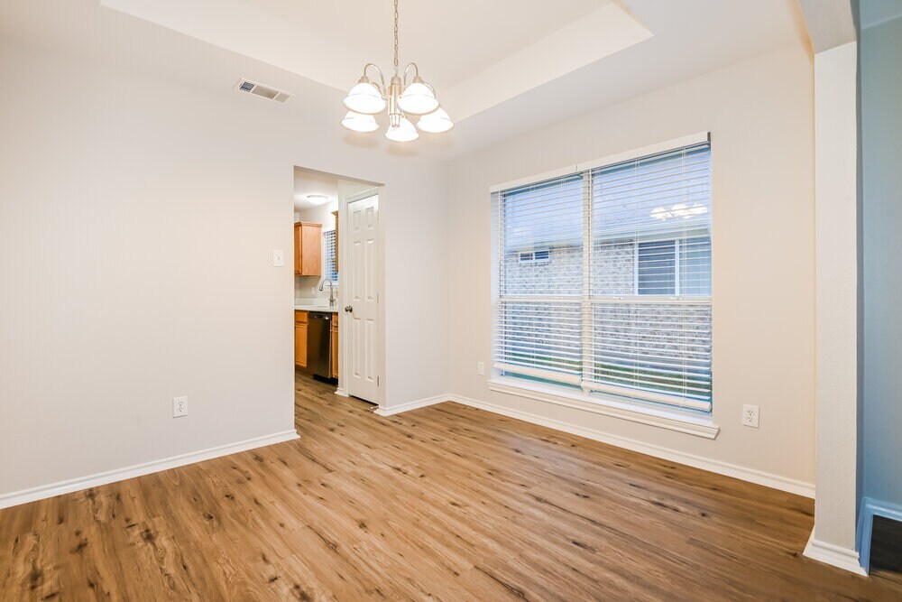 Building Photo - 1308 Doris Dr