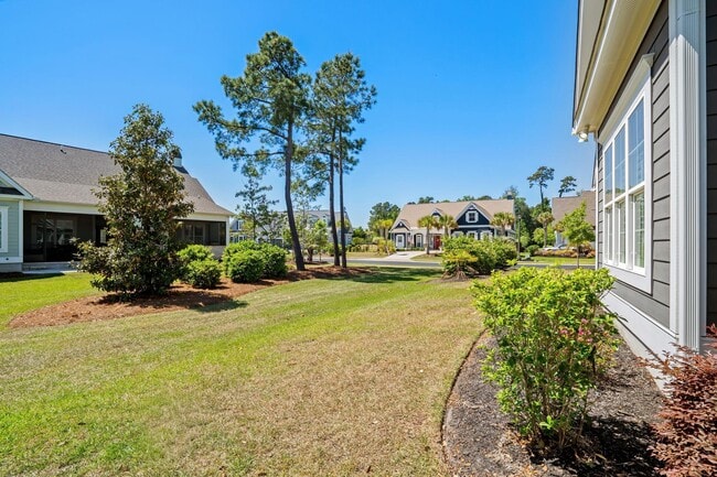 Building Photo - 5960 Bolsena Pl