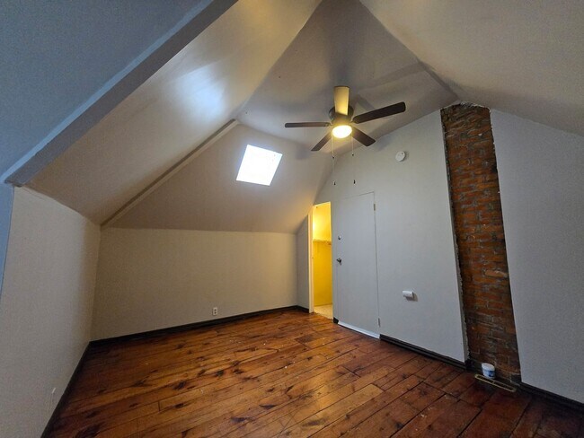 Building Photo - 195 Meigs St