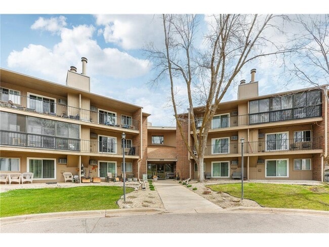 Building Photo - 3850 Plymouth Blvd