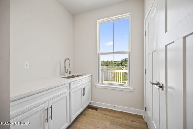 Building Photo - 20 Gramercy Dr