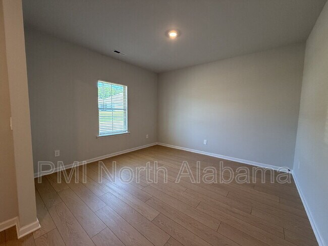 Building Photo - 204 Cobbdale Park Dr