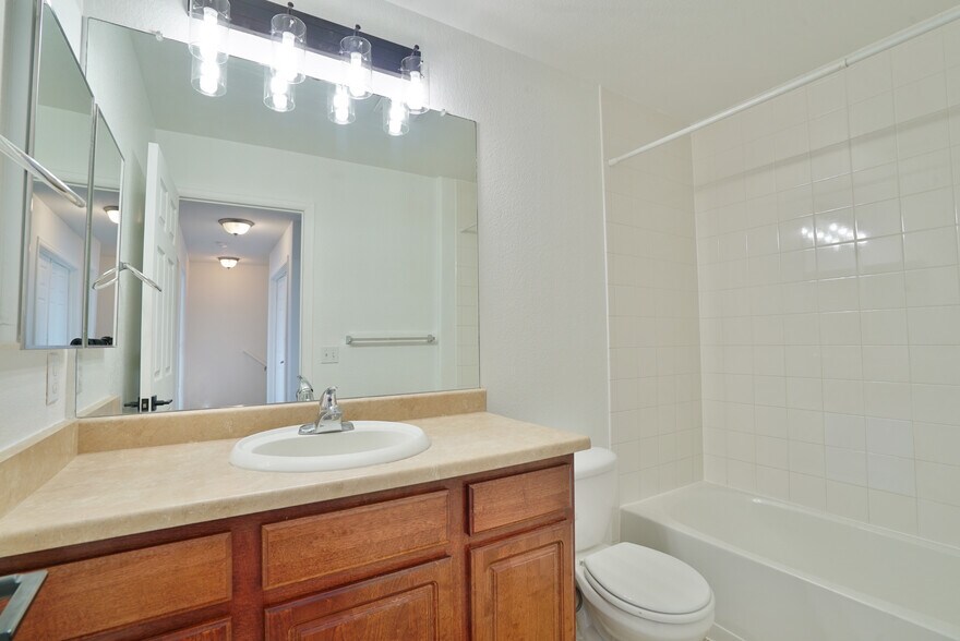 Building Photo - 8751 Pearl St