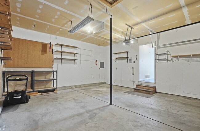 Building Photo - $1,840.95, 3-bed, 1.5-bath, located in Colorado Springs with a large backyard.