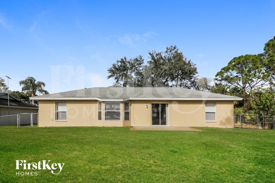 Building Photo - 1674 Waltz St SE