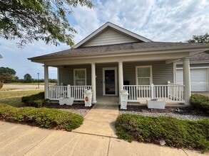Building Photo - Beautiful 3 Bedroom 2 Bathroom in Stowe To...
