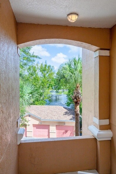 Building Photo - 550 Florida Club Blvd