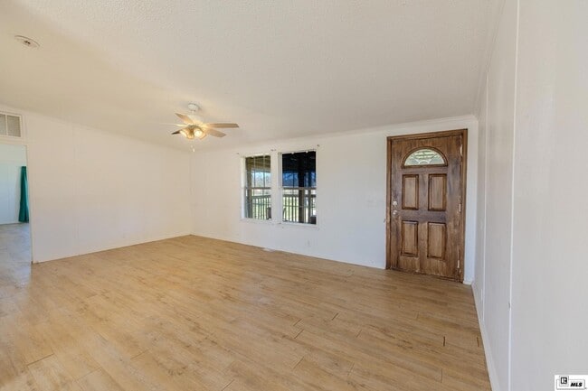 Building Photo - 205 Par Rd 2226