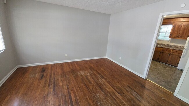 Building Photo - Haskell Heights Section 8 eligible.