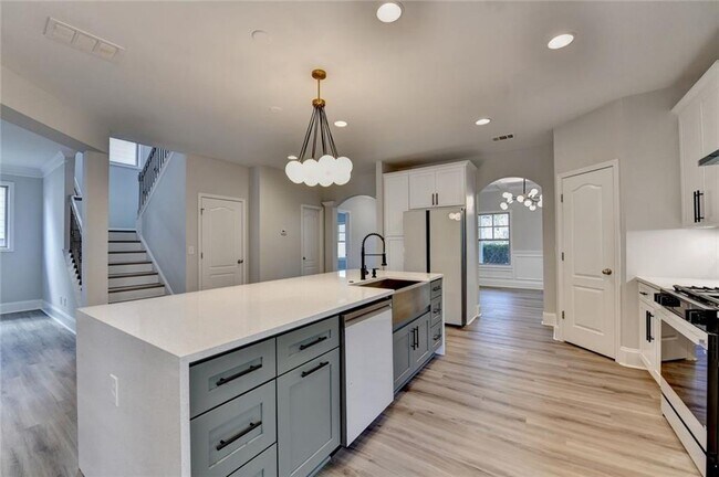 Building Photo - 4032 Ridge Grove Way