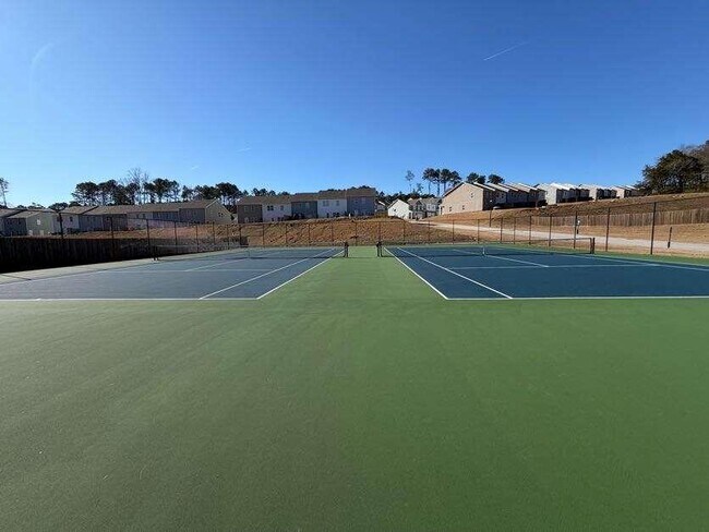 Building Photo - 7565 Knoll Hollow Rd