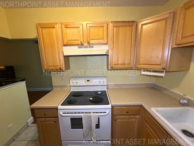Building Photo - Welcome to charming 2-bedroom, 1-bathroom ...