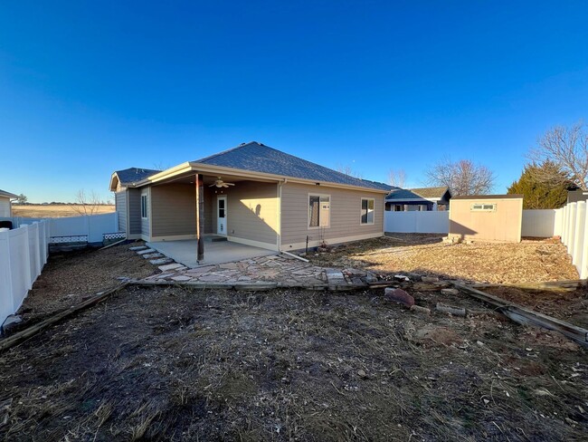 Building Photo - 5807 Zinfandel St