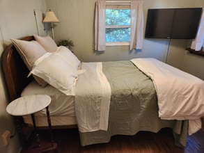 Building Photo - 420 49th St E