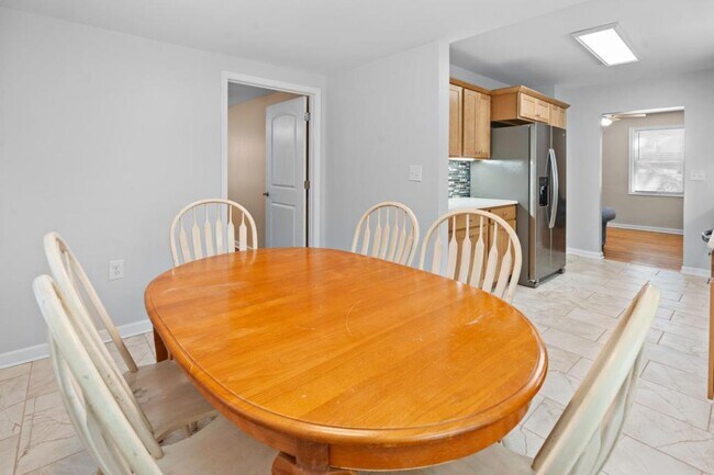 Building Photo - 1009 Lindsay St