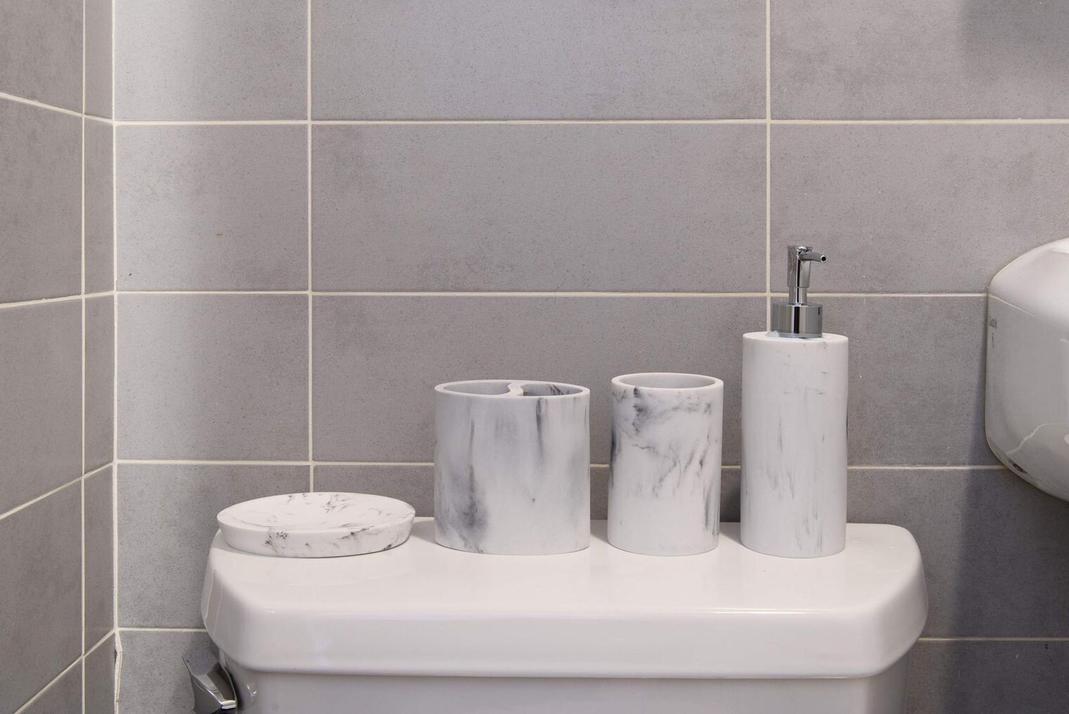 Building Photo - 69 Clinton St