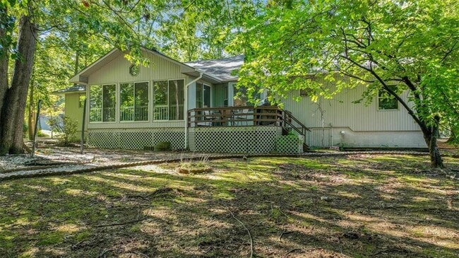 Building Photo - 9 E Elvendon Dr