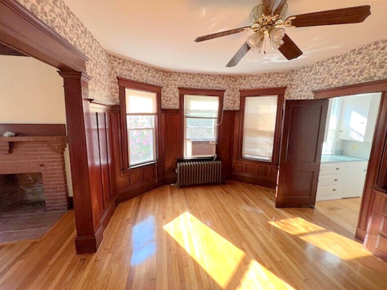 Building Photo - 76 Powder House Blvd