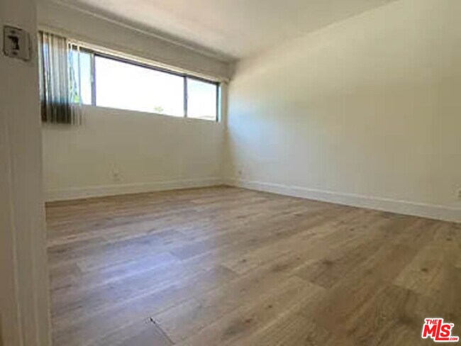 Building Photo - 9221 Charleville Blvd