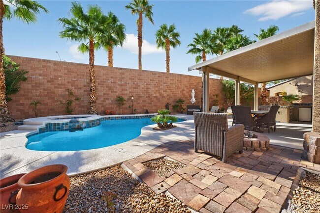 Building Photo - 551 Via Ripagrande Ave