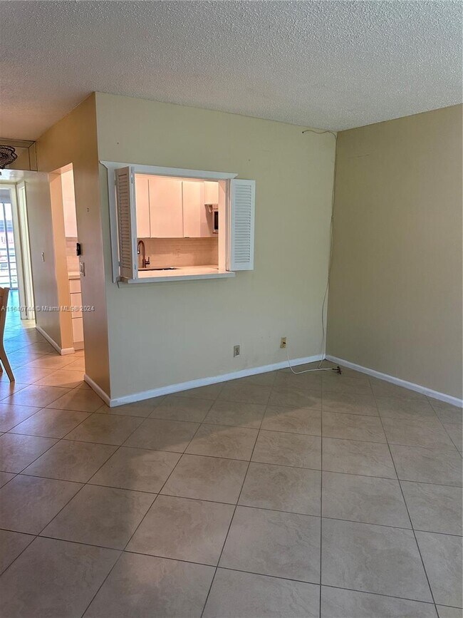 Building Photo - 502 Tilford Dr