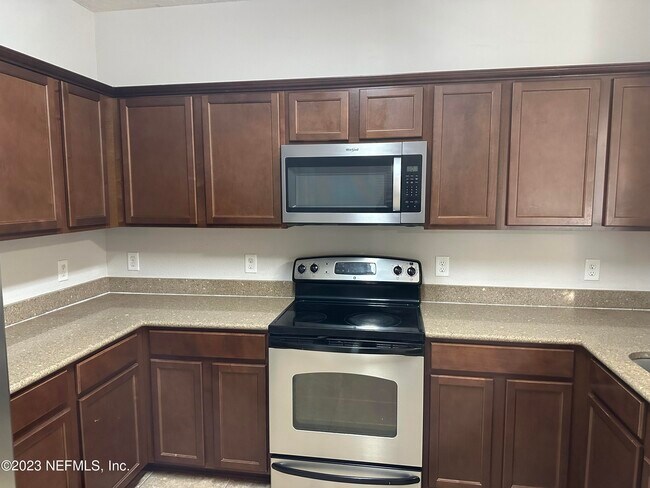 Building Photo - 4908 Key Lime Dr