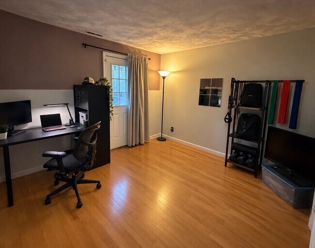 Building Photo - 50 Ash Ave