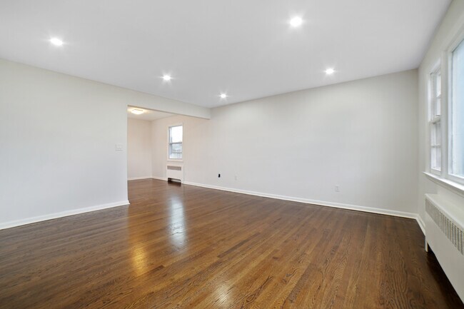 Building Photo - 1078 Burnet Ave