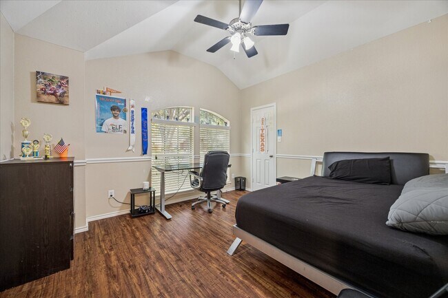 Building Photo - 5019 Peabody Hill Ln