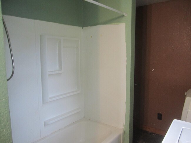 Building Photo - 9702 Mettert Rd