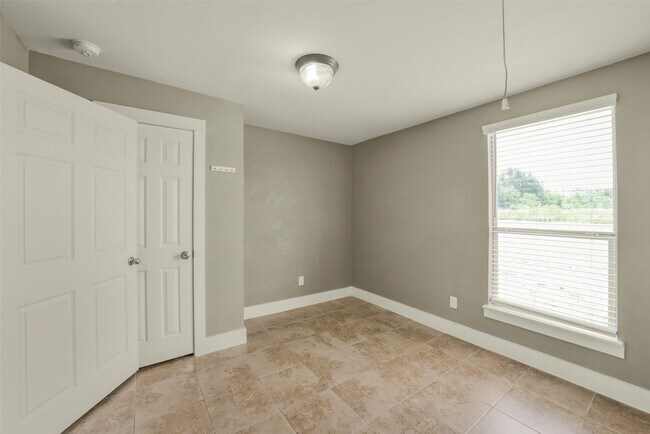 Building Photo - 22405 Beckendorff Rd