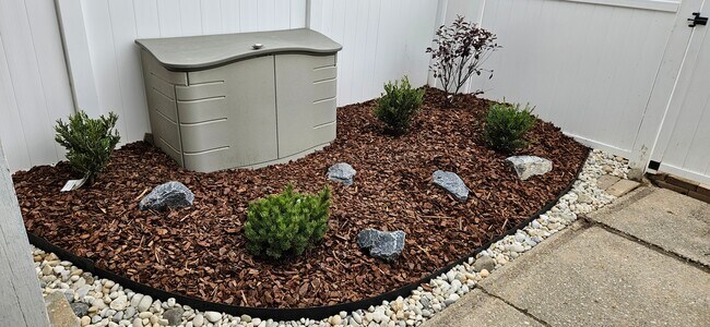 Building Photo - 4633 Kernwood Ave