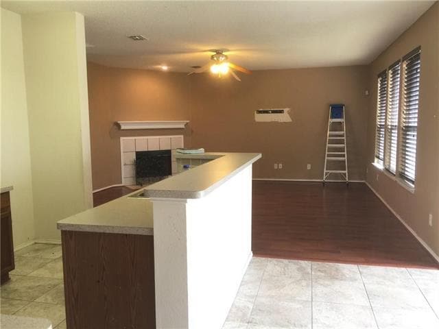 Building Photo - 5143 Autumn