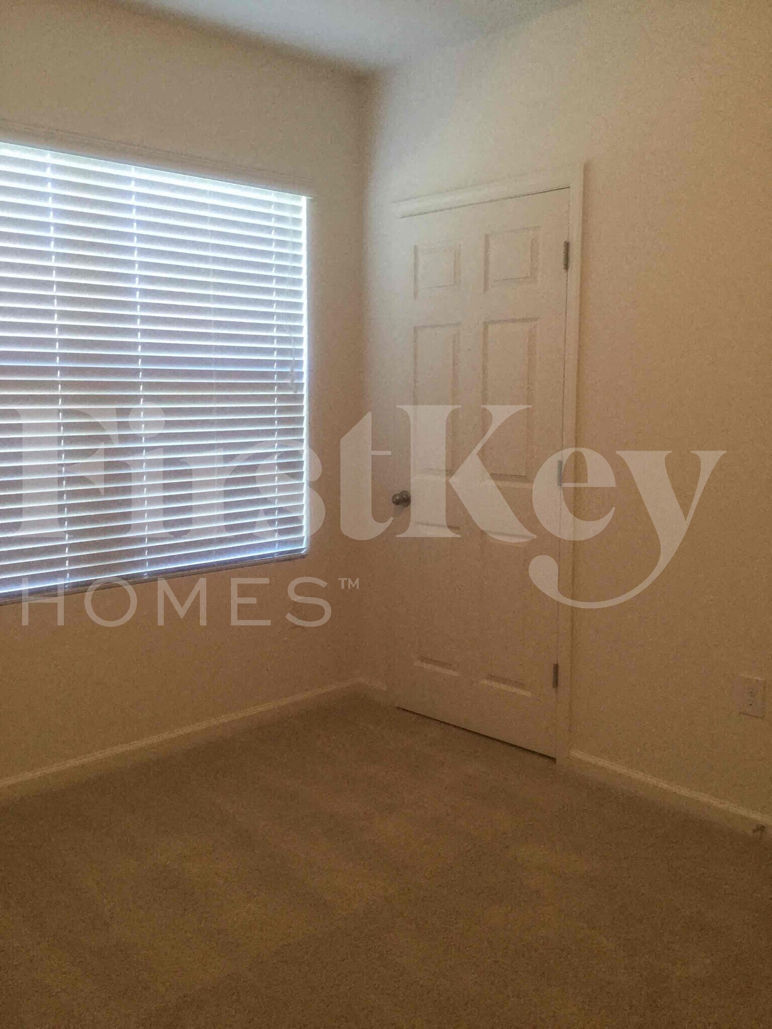 Building Photo - 2472 SE Floresta Dr