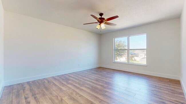 Building Photo - 2056 SW Grant Ave