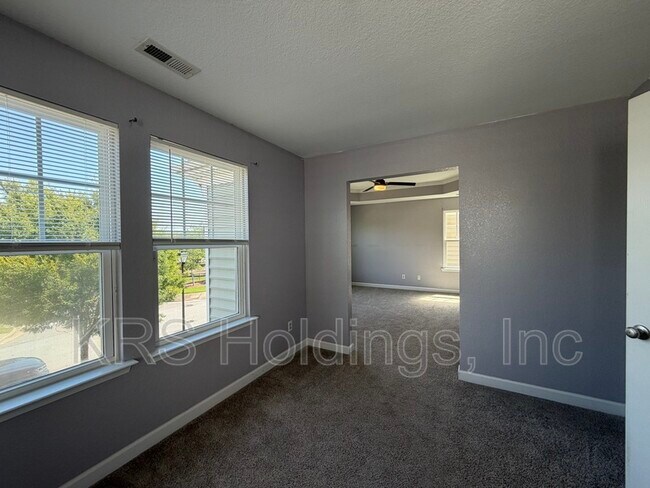 Building Photo - 214 Harmony Dr
