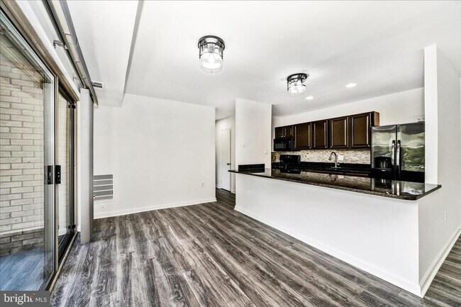 Building Photo - 12202 Braxfield Ct