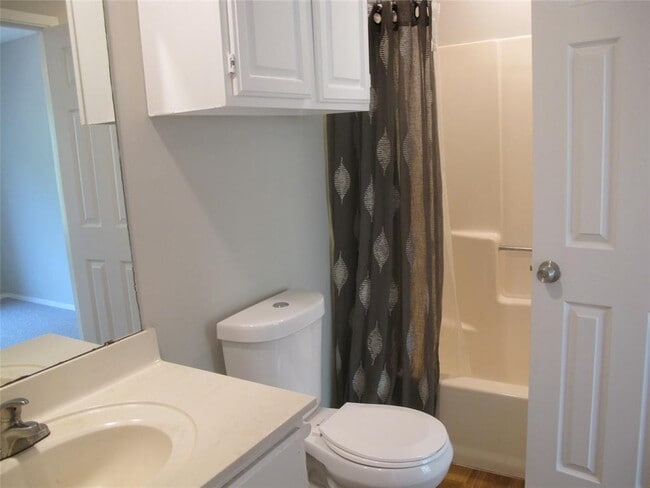 Building Photo - 509 Algerita Dr