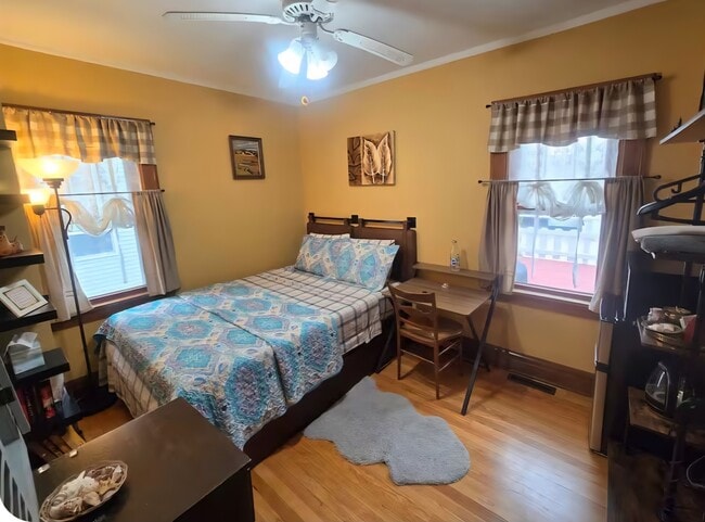 Building Photo - 437 S Craig Pl