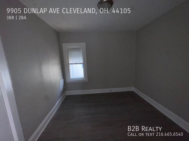 Building Photo - 9905 Dunlap Ave