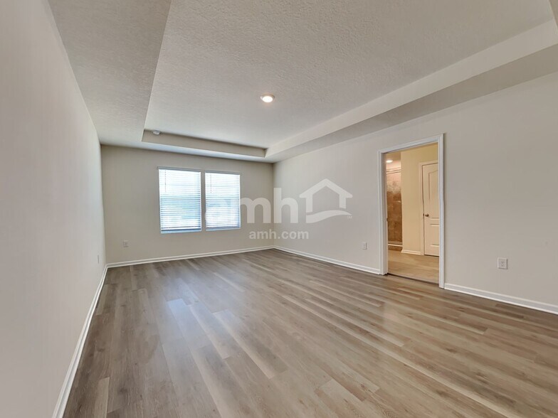 Building Photo - 22 N Hamilton Springs Rd