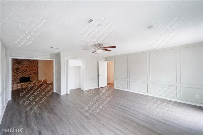 Building Photo - 704 Lynne Ln