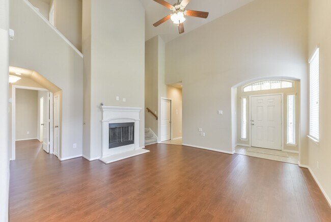 Building Photo - 25822 Zula Dr