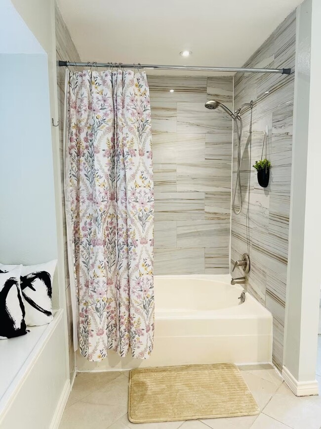 Building Photo - 12727 Ashford Knoll Dr