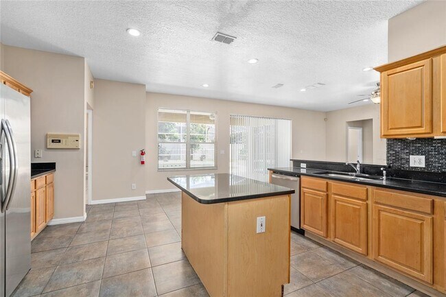 Building Photo - 13821 Amberleigh Rd